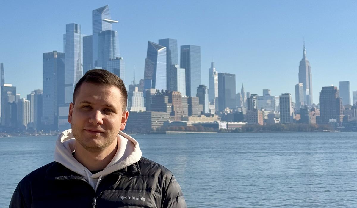Штучний інтелект вже пише код, але складні системи досі будують люди Штучний інтелект вже пише код, але складні системи досі будують люди
