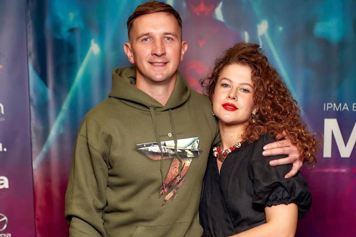 "Дуже важко": відомий актор-воїн розповів, як підтримує стосунки з дружиною під час війни