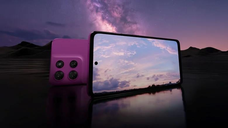 Не тільки Samsung: названо топ-3 найкращих смартфонів вартістю до 200 доларів