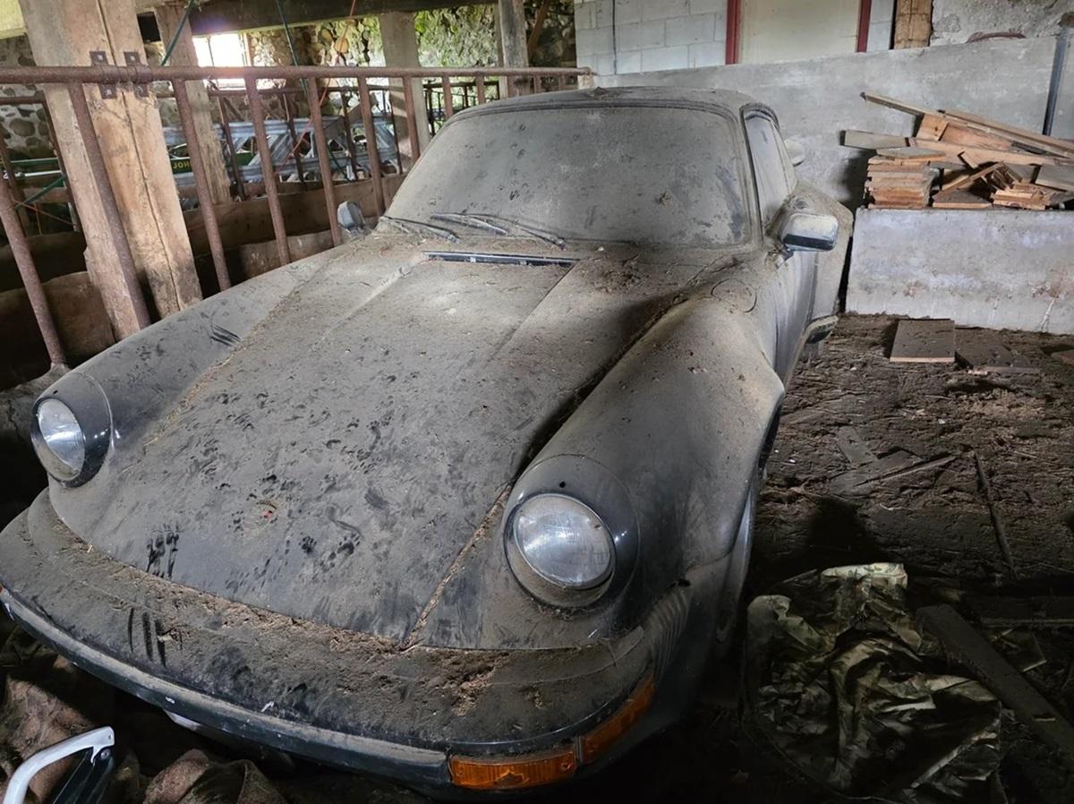 У сараї знайшли культовий спорткар Porsche 70-х років із 'загубленою' історією (фото) У сараї знайшли культовий спорткар Porsche 70-х років із 'загубленою' історією (фото)