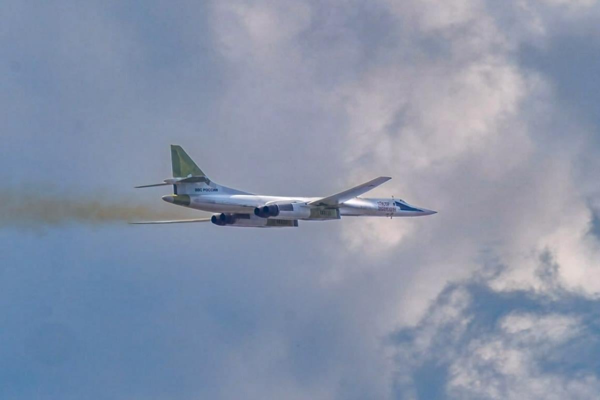 Росія створила черговий бомбардувальник Ту-160М: з’явилося фото модернізованої машини