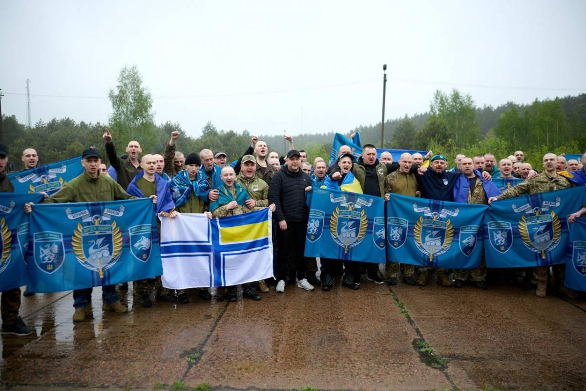З російського полону звільнено 205 українців, - Зеленський (фото) З російського полону звільнено 205 українців, - Зеленський (фото)