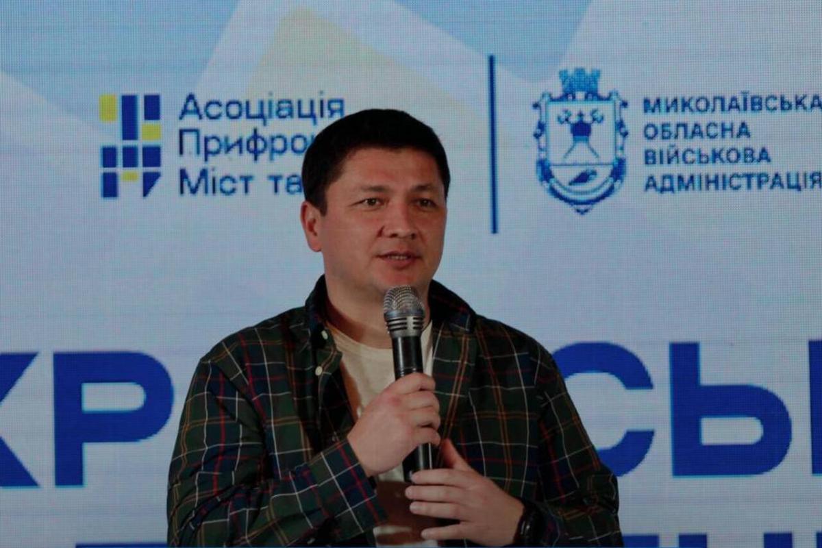 Ті, хто кожного дня рятує життя і допомагає людям, також потребують захисту та підтримки, - Кім