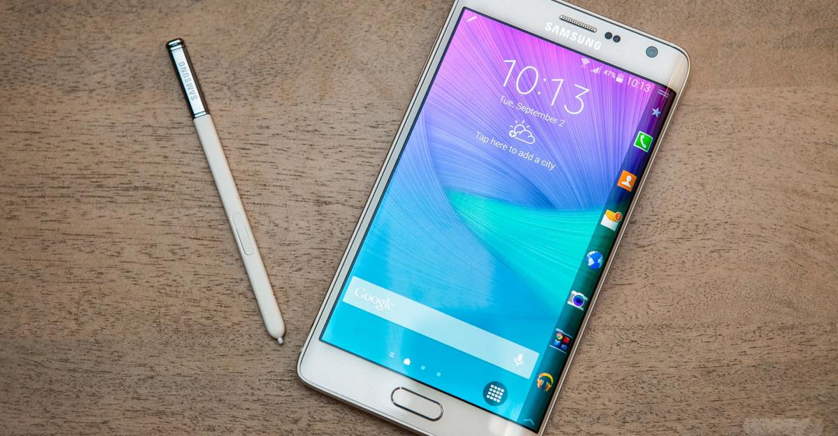 Вигнуті екрани, які всі копіювали: чому Samsung похоронила свою легендарну фішку