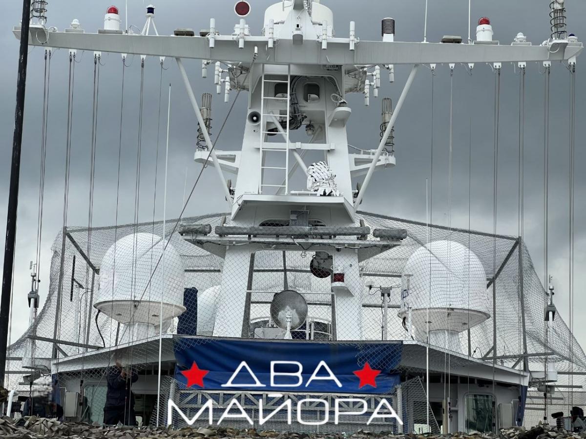 Росіяни почали 'мангалити' військові кораблі (фото) Росіяни почали 'мангалити' військові кораблі (фото)