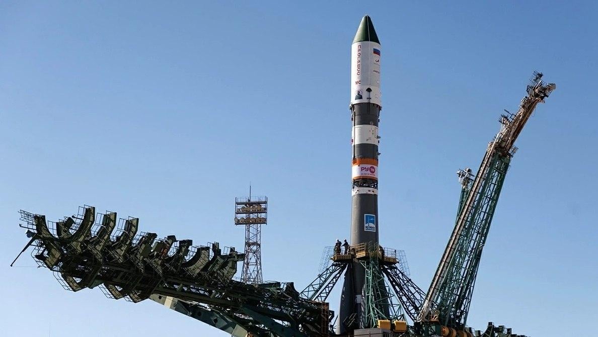 Не хватает денег: Россия начала размещать на ракетах рекламу ресторанов (фото) Не хватает денег: Россия начала размещать на ракетах рекламу ресторанов (фото)