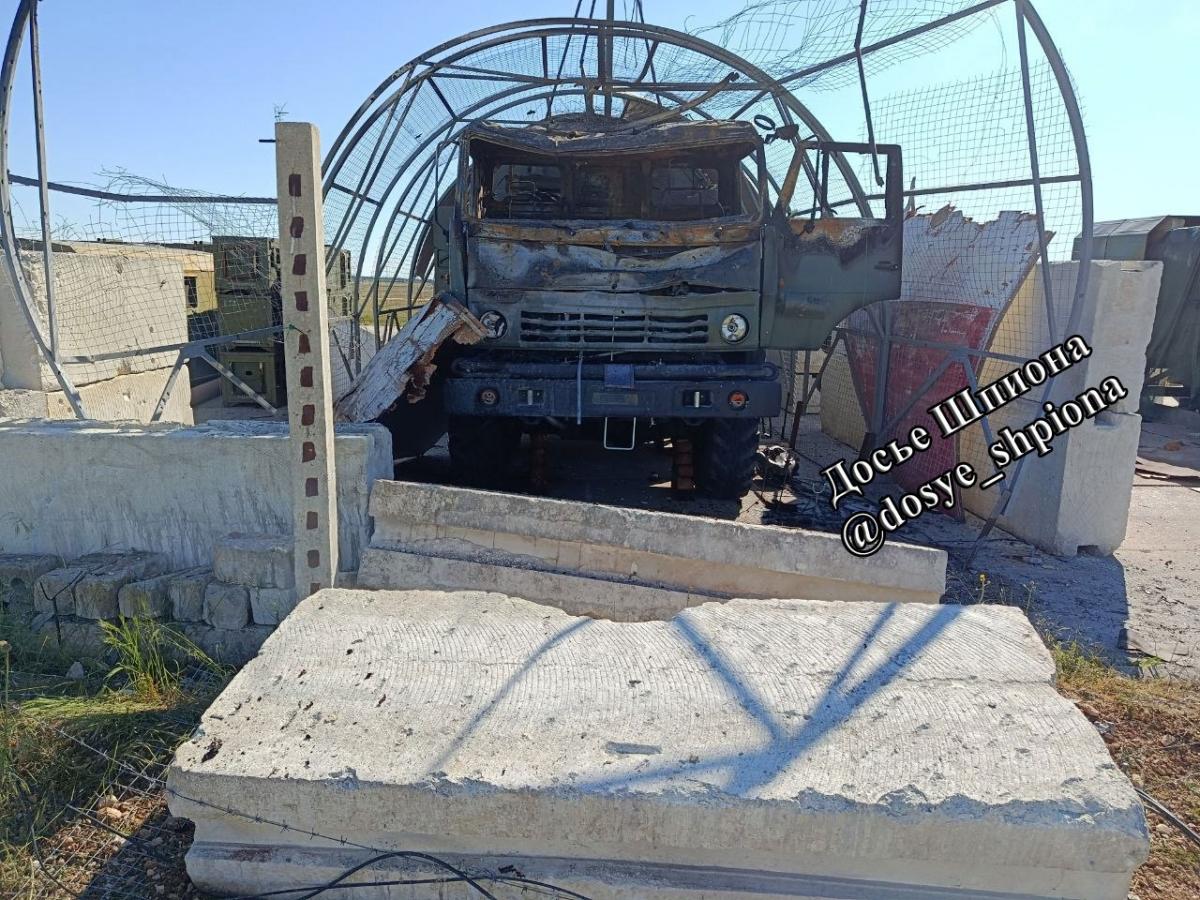 Атака на 'Бельбек': дрони 'рознесли' новітній російський комплекс посадки літаків (фото) Атака на 'Бельбек': дрони 'рознесли' новітній російський комплекс посадки літаків (фото)