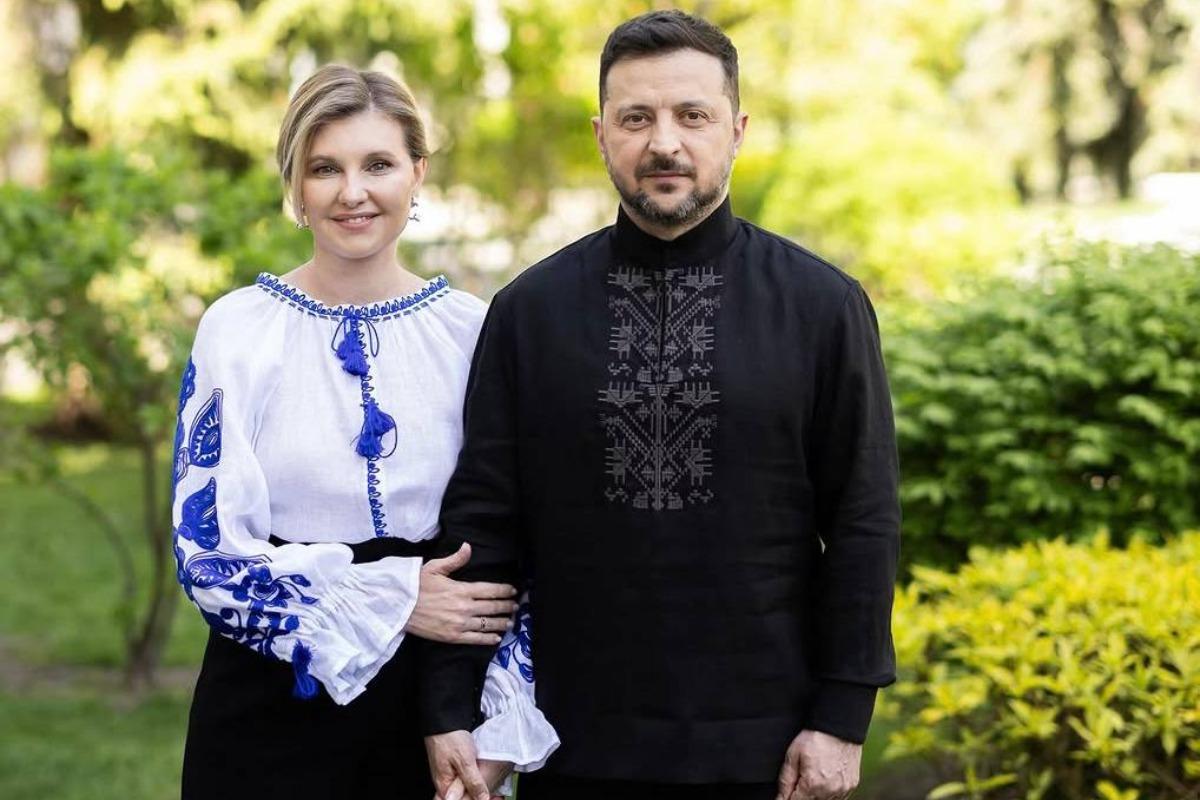 Владимир и Елена Зеленские удивили своими новыми образами в вышиванках Владимир и Елена Зеленские удивили своими новыми образами в вышиванках