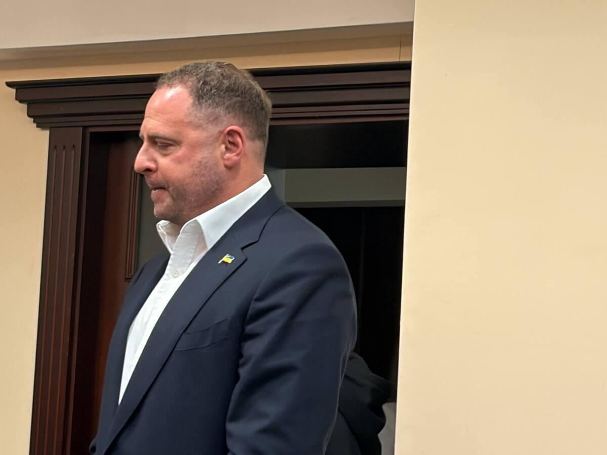Єрмак в суді стверджує, що підозра йому є необґрунтованою