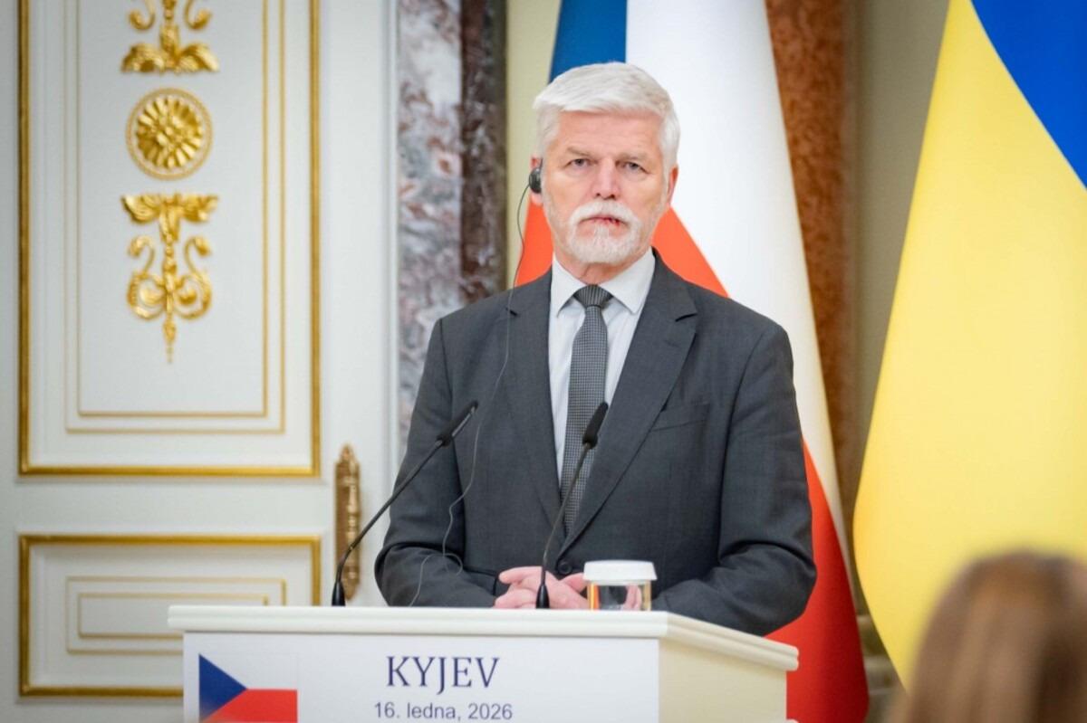 Президент Чехии призвал союзников по НАТО сбивать российские самолеты Президент Чехии призвал союзников по НАТО сбивать российские самолеты