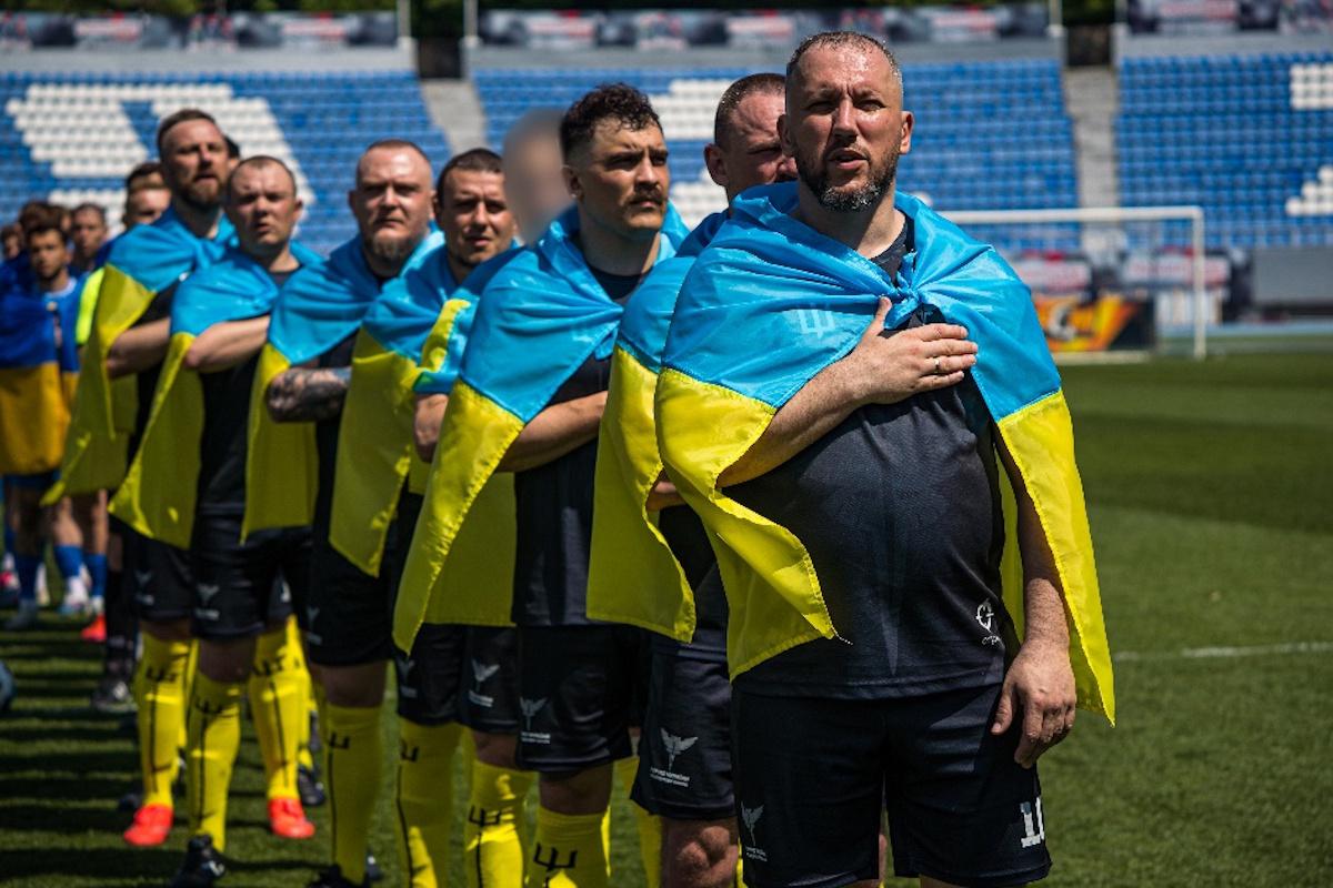 'Динамо' и 'Спецподразделение Тимура' ГУР МО Украины провели благотворительный матч
