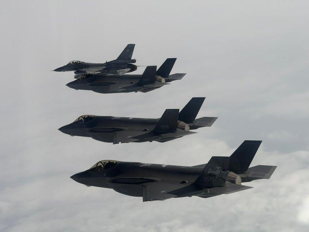 Польща нарешті отримала новітні винищувачі F-35: що це означає для всього НАТО Польща нарешті отримала новітні винищувачі F-35: що це означає для всього НАТО