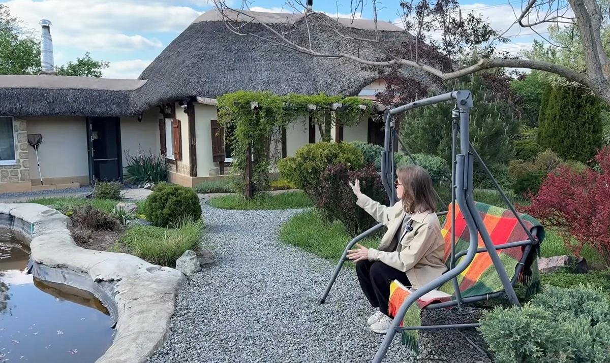 Із мегаполіса - до села: дизайнерка на Одещині перетворила 100-річну хату на будинок мрії