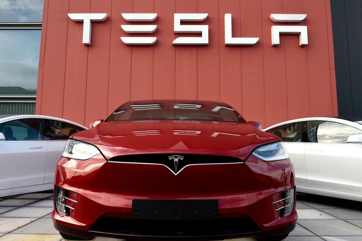 В Tesla назвали справжню причину зняття з виробництва Model S та Model X В Tesla назвали справжню причину зняття з виробництва Model S та Model X