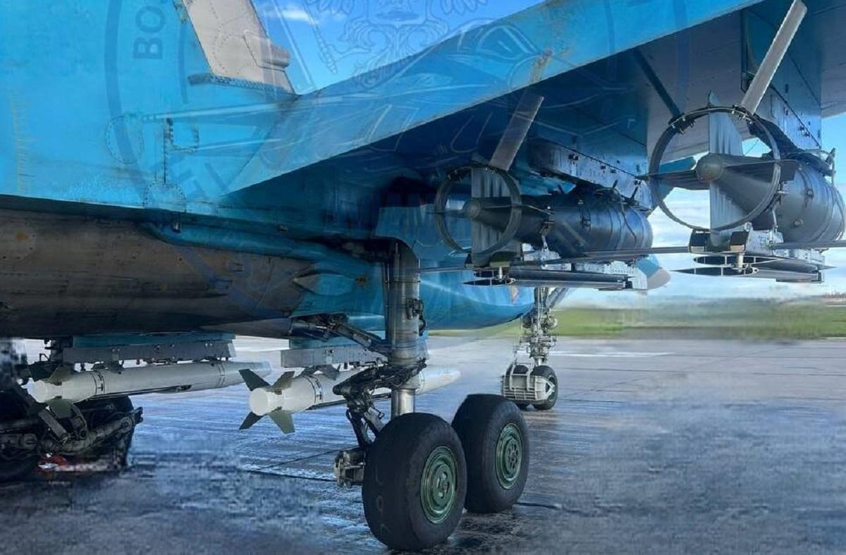 На Су-34 росіяни почали чіпляти одразу 6 КАБів: які наслідки це матиме (відео)