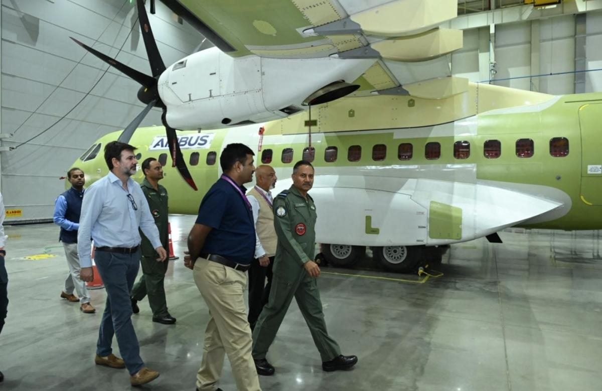 В Індії зібрали перший військово-транспортний літак C-295 (фото)