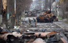 Несмотря на войну, РФ производит больше, чем ей нужно, и восстанавливает армию, – адмирал