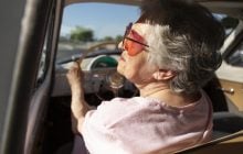 Чи можуть пенсіонерам заборонити водити авто: пояснює адвокат