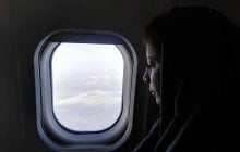 Чому у вікнах літака є отвори: пілот розкрив їхнє справжнє призначення