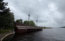 У "Межигір’ї" пішов під воду корабель-ресторан Януковича: фахівці пояснили причину (фото)