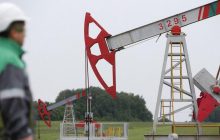 Ще більше грошей на війну: США продовжили дозвіл на продаж російської нафти