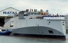 Франція спустила на воду потужний бойовий корабель нового покоління Amiral Louzeau (відео)