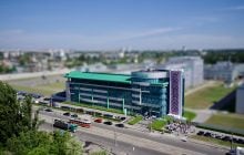 Офис как арт-инсталляция: в районе Дарницы появилась шестиэтажная вышиванка