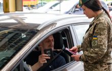 Частині пенсіонерів заборонили виїжджати з України: кого саме це стосується