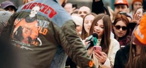 "Это больше, чем детская мечта": ХАС о роли ведущего в "Караоке на майдане"
