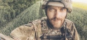 Відомий актор-воїн розповів про стосунки з дружиною під час служби: "Це велика робота"