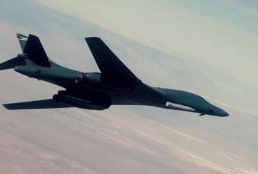 Бомбардувальник B-1B вперше показали з великою гіперзвуковою ракетою (фото)