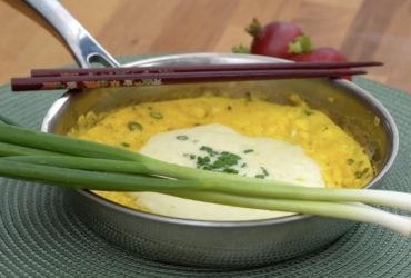 Японський омлет у воді: шеф-кухар поділився незвичним рецептом, який здивує смаком