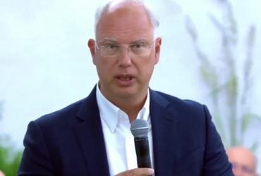 "Талантливый кремлевский иллюзионист": в СМИ рассказали, что связывает Дмитриева и Путина