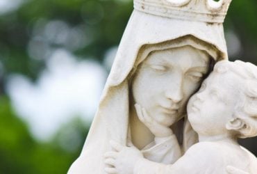 В деревне, где живут всего 120 человек, возводят самую высокую статую Девы Марии в Европе