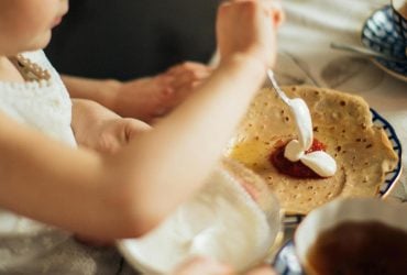 Як зробити сметану вдома за добу: потрібні всього два інгредієнти