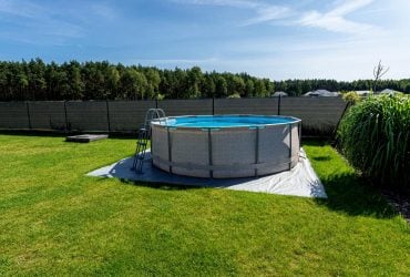 Як швидко нагріти воду у вуличному басейні: два бюджетні способи