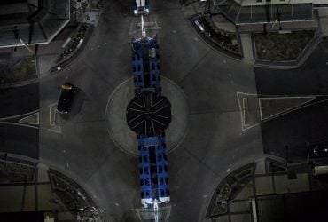 Вантажівка з 152 колесами проїхала через австралійське місто: люди зупинялися та дивилися