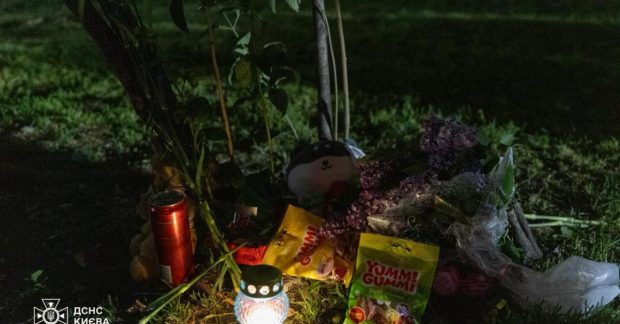 кількість загиблих від удару по багатоповерхівці на Дарниці зросла
