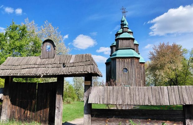 Весна в музеї у Пирогові