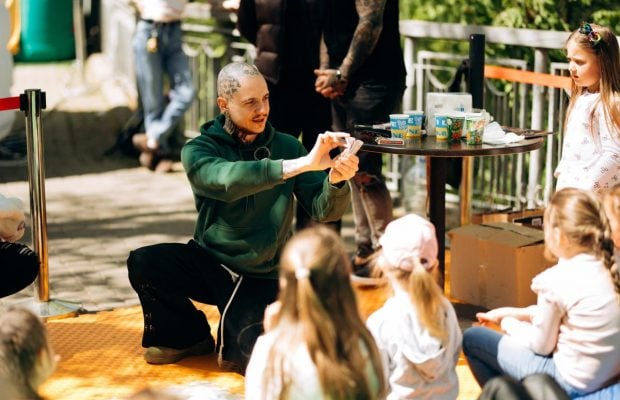 Простір магії та дитячих мрій: ілюзіоністи Magic Brothers зустрілися з дітьми Героїв