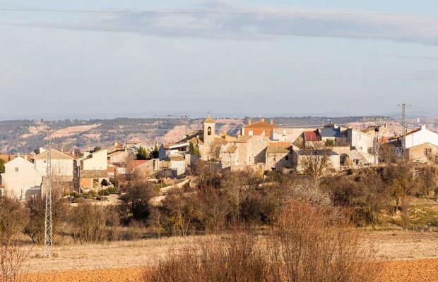 Іспанське село за 2 години від Мадрида продає землю за безцінь: але є підступний нюанс