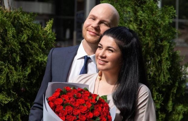 Популярний український співак розповів, чи досі перебуває у шлюбі з дружиною-іноземкою