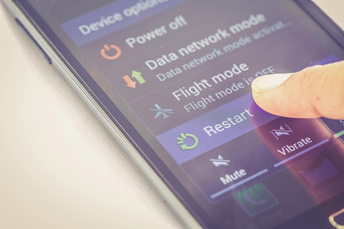Как продлить жизнь смартфону: эксперты советуют регулярно выполнять эту процедуру
