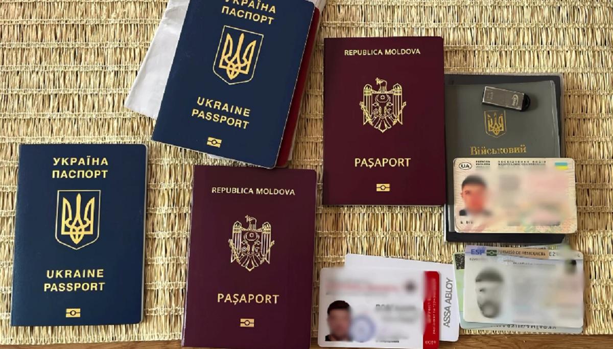 БЕБ накрило мережу з виготовлення фальшивих паспортів для міграції до ЄС та Канади