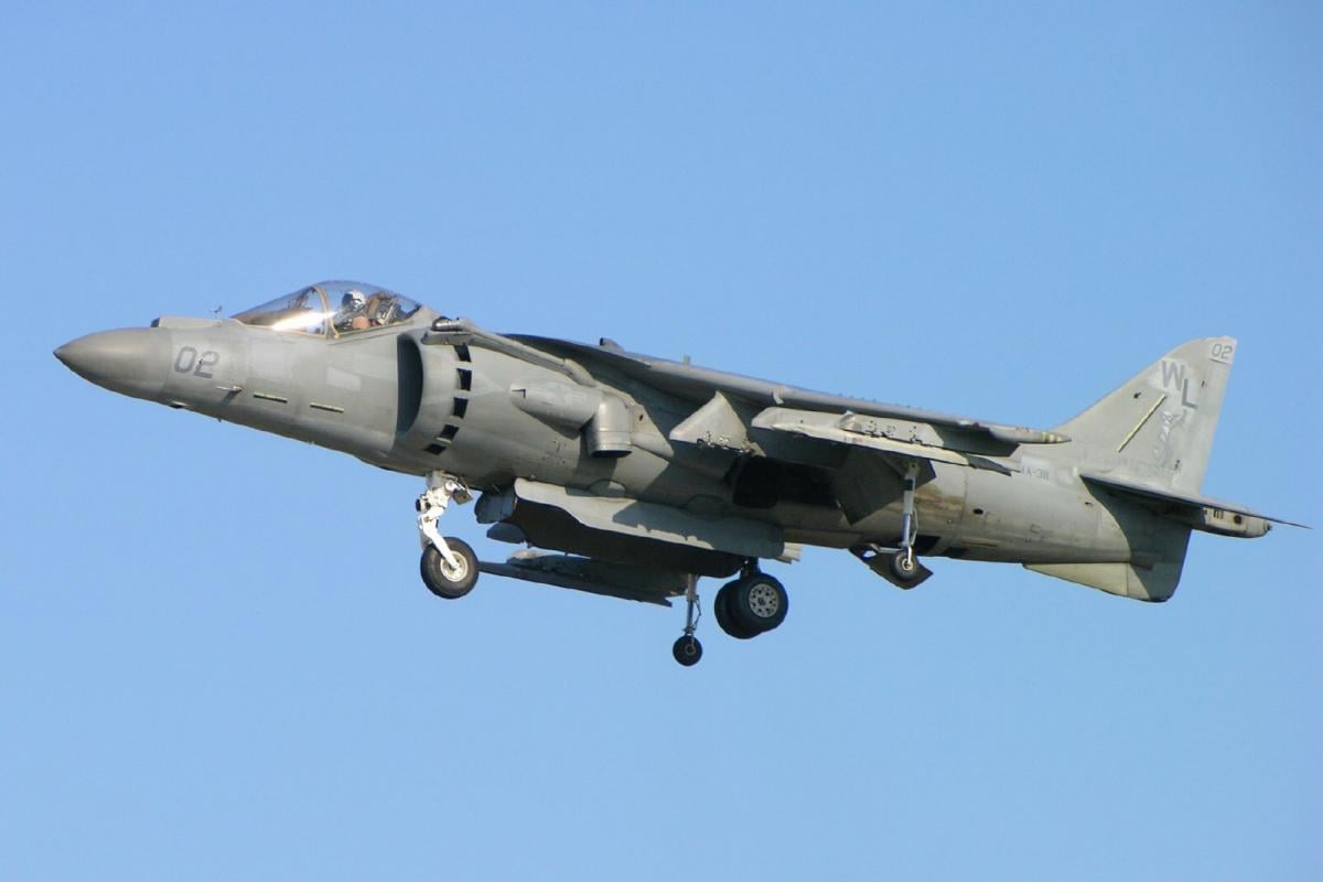 США официально отправили 'на пенсию' легендарные штурмовики AV-8 Harrier