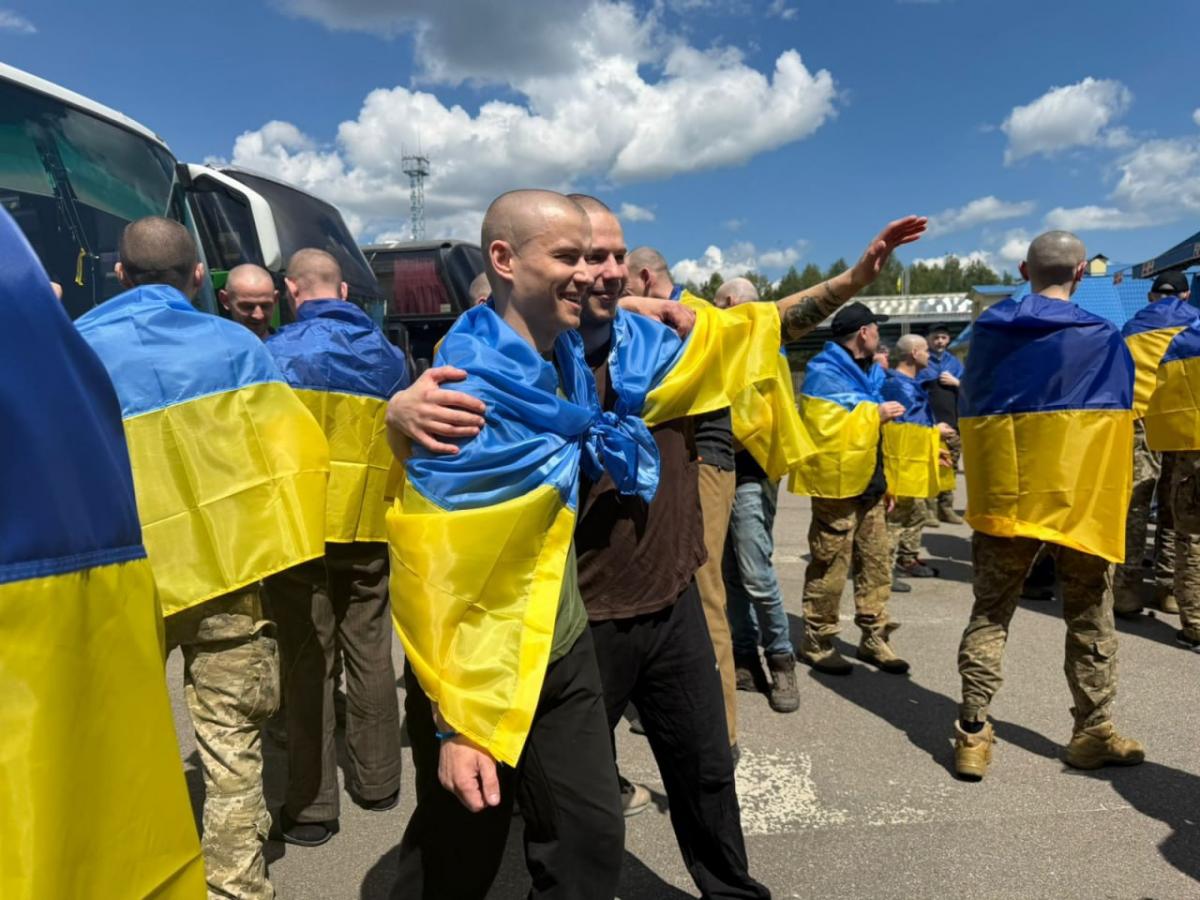Україна провела обмін полоненими з Росією: Зеленський розкрив подробиці