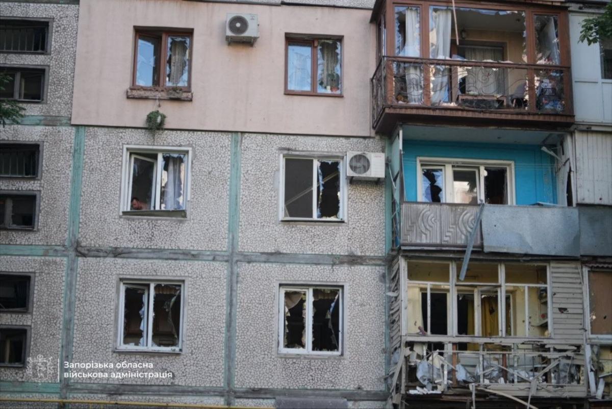 Оккупанты ударили дронами по Запорожью: погибли два человека, есть повреждения и разрушения