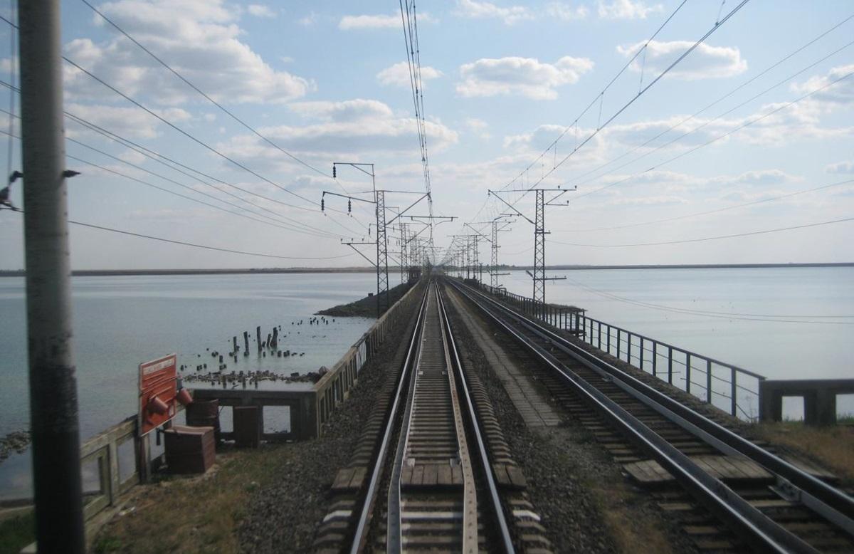 Удар по Чонгарському мосту: з'явилися супутникові знімки