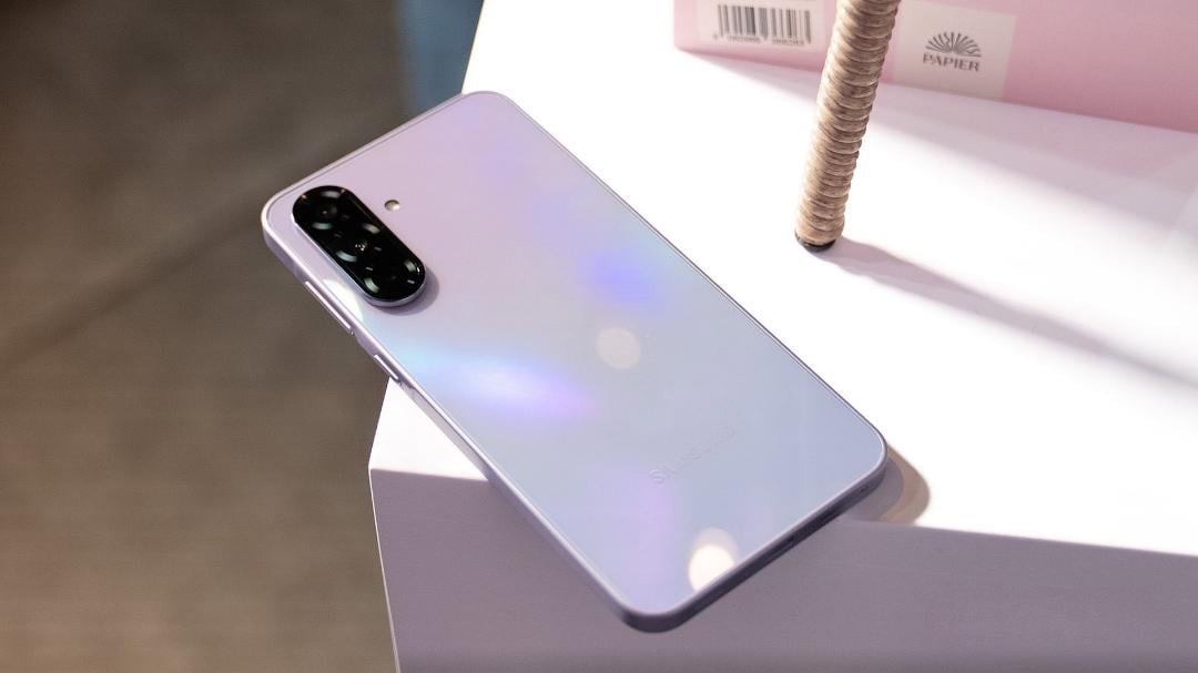 Новий бюджетний смартфон Samsung отримуватиме оновлення аж до 2032 року (фото) Новий бюджетний смартфон Samsung отримуватиме оновлення аж до 2032 року (фото)