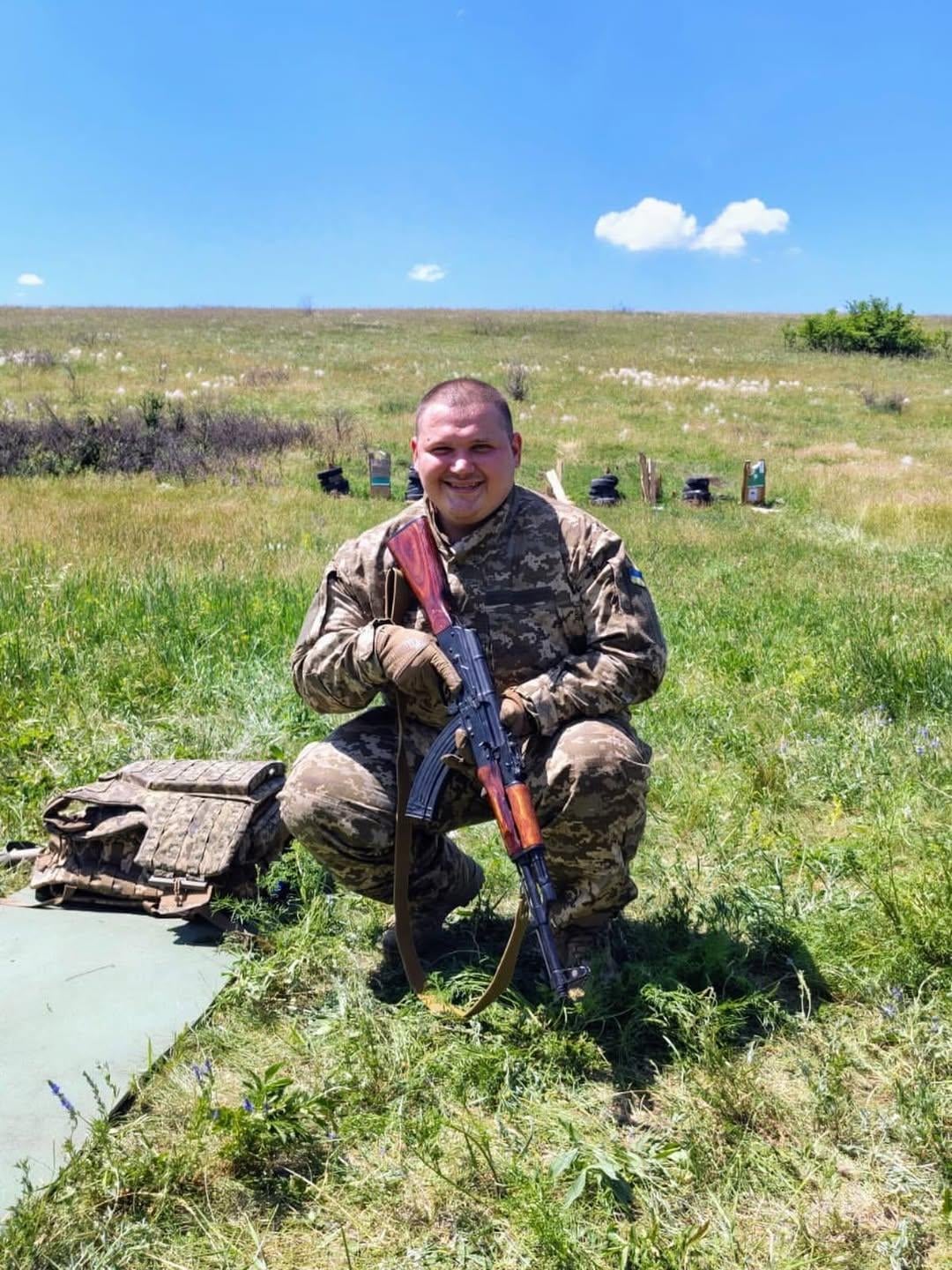 Переможець 'Х-Фактора' мобілізувався до ЗСУ і показався у військовій формі (фото) Переможець 'Х-Фактора' мобілізувався до ЗСУ і показався у військовій формі (фото)